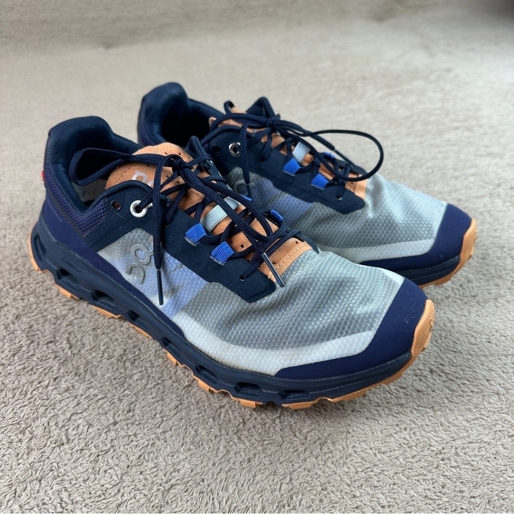 On Cloud athletic shoes women’s size 9